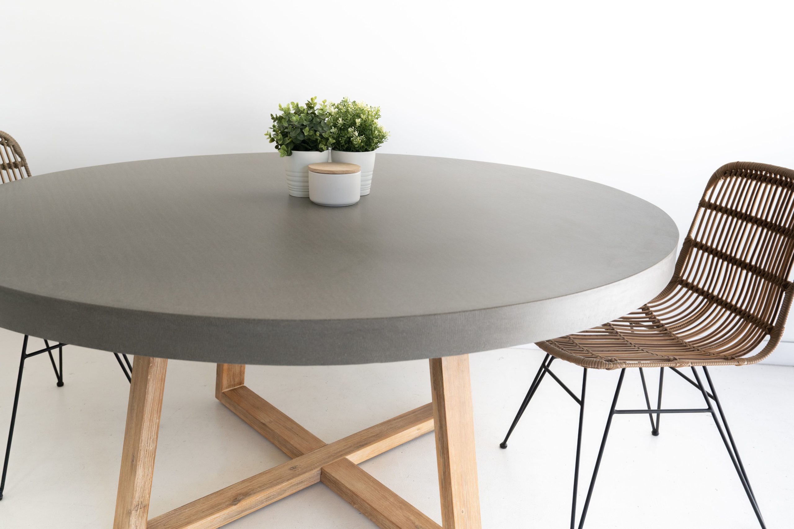 1.6m Alta Elkstone Round Dining Table - Pebble Grey with Light Honey Legs
