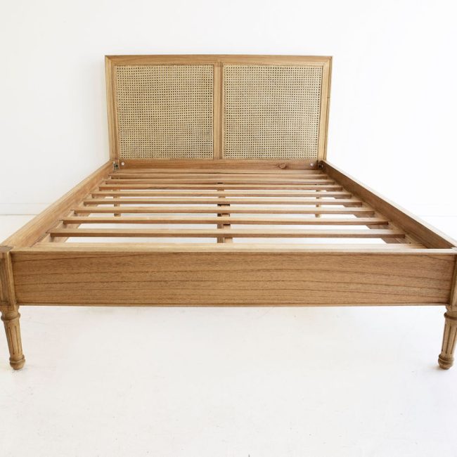 Hamilton cane bed