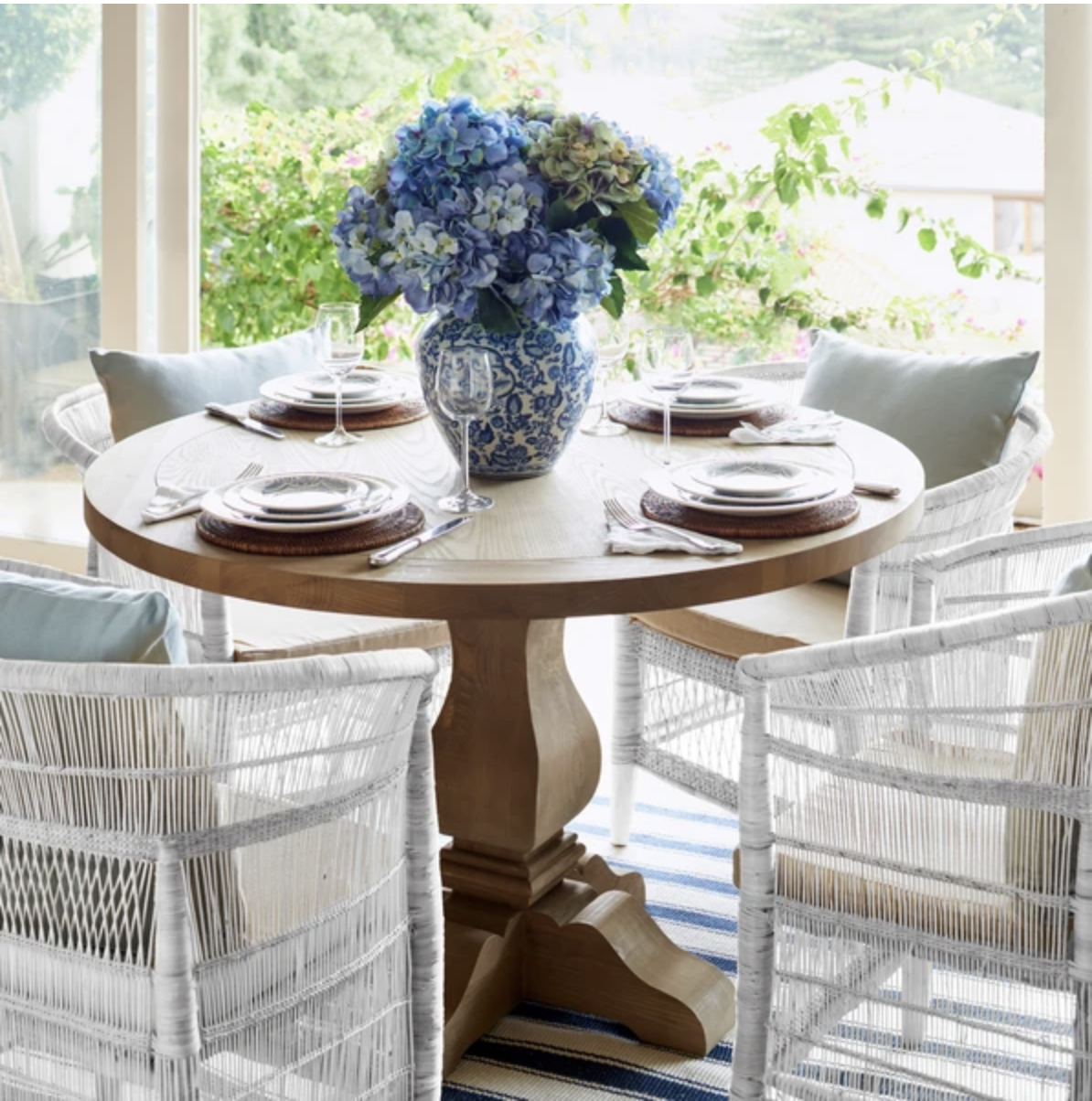 A Round HamptonsStyle Dining Table Is the Perfect Dining Table Abide