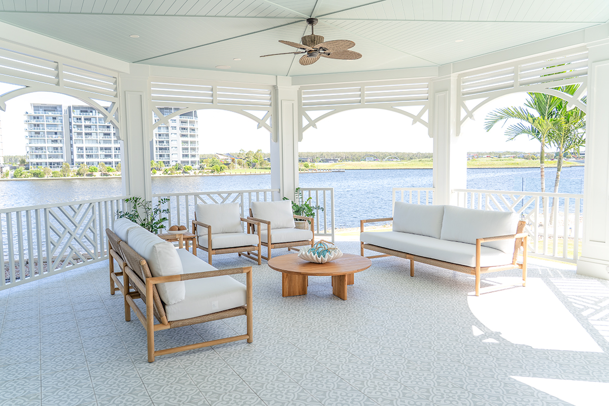 Esperance Outdoor Sofa - 3 Seater - Image 11