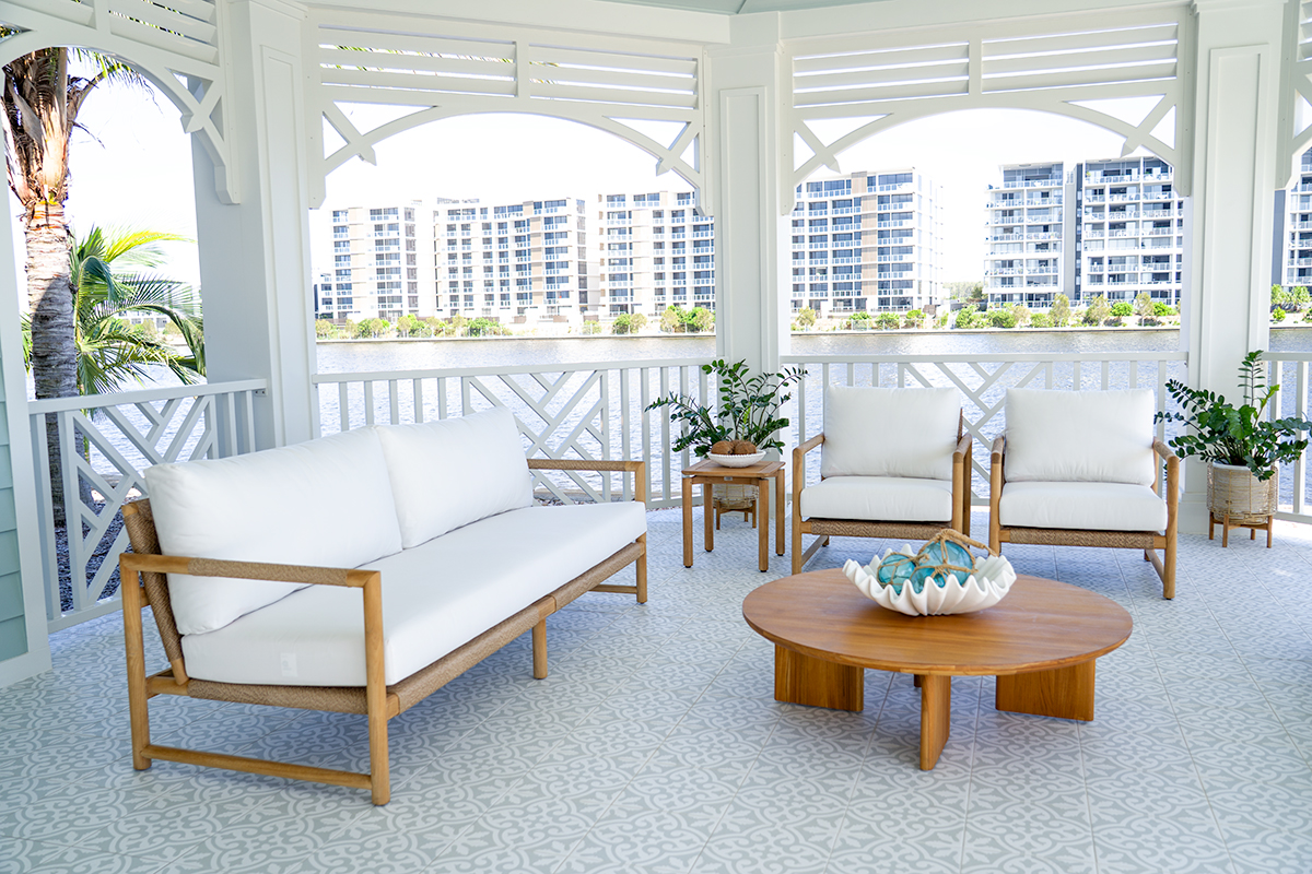 Esperance Outdoor Sofa - 3 Seater - Image 10