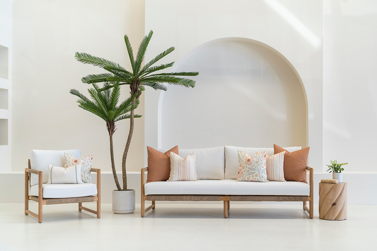 Esperance Outdoor Sofa - 3 Seater - Image 2